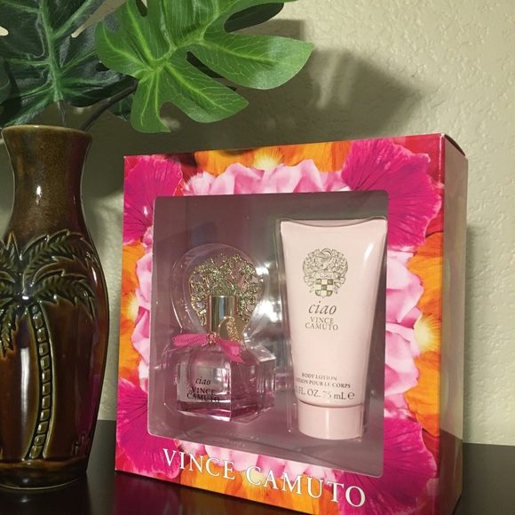 Vince Camuto Other - Vince Camuto Ciao 2pc set